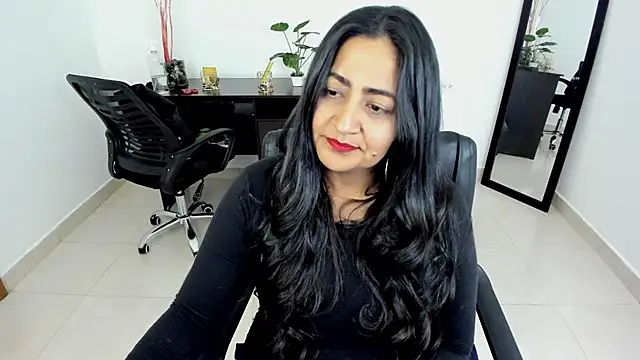 Adele Sweett online show from 03.04.25