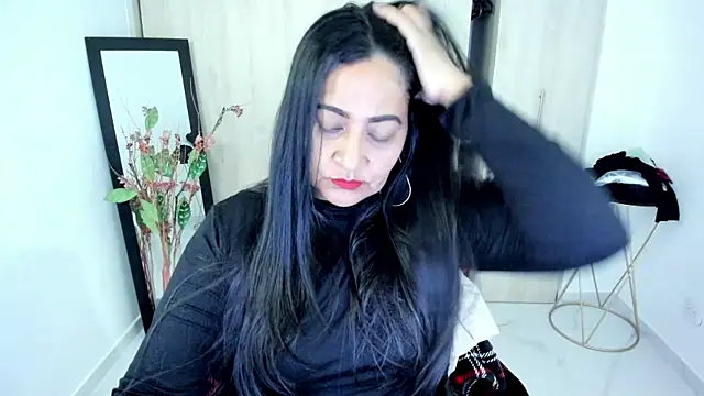 Snapshot of Adele_Sweett chatting on 05.12.26 Adele Sweett online show from 05.12.26