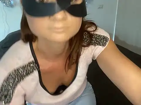 Snapshot of Samira-Summer chatting on 01.09.25 Samira-Summer online show from 01.09.25