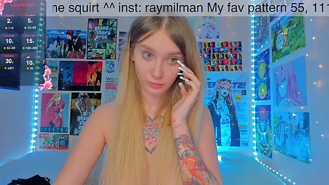 Snapshot of AliceMilman chatting on 12.27.24 AliceMilman online show from 12.27.24