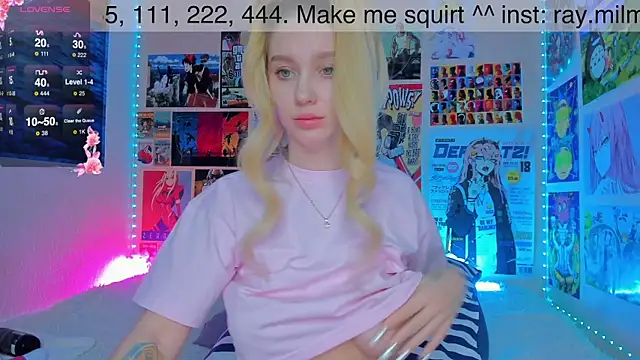 Snapshot of AliceMilman chatting on 01.12.25 AliceMilman online show from 01.12.25