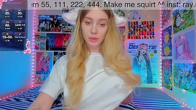 Snapshot of AliceMilman chatting on 02.01.25 AliceMilman online show from 02.01.25