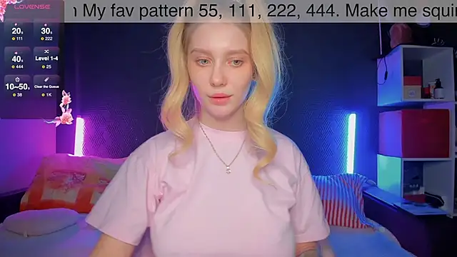 Snapshot of AliceMilman chatting on 03.04.25 AliceMilman online show from 03.04.25