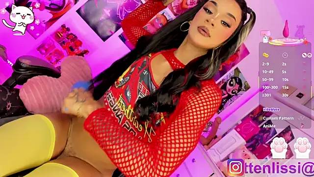 Snapshot of babylinsie chatting on 09.23.25 babylinsie online show from 09.23.25