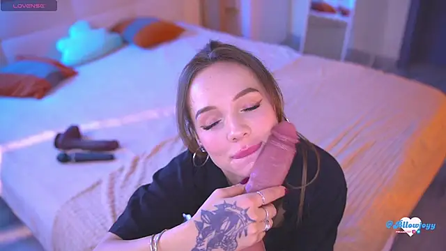 Bllowjoyy online show from 10.13.25