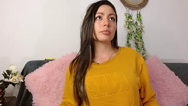 Snapshot of Kendal_Mosk chatting on 12.16.24 Kendal Mosk online show from 12.16.24