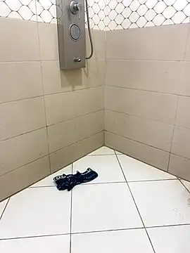 Lahcene online show from 10.31.25