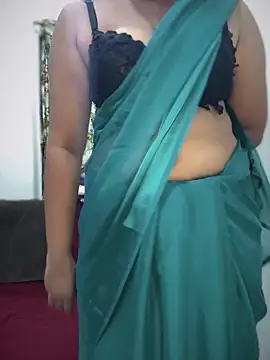 Snapshot of stylishpooja chatting on 10.04.25 stylishpooja online show from 10.04.25