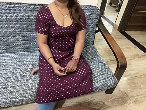 DivyaDutta online show from 03.10.25