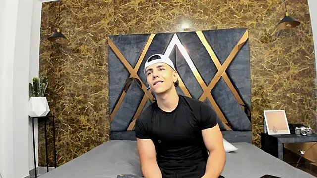 Flynn Riider online show from 01.15.25