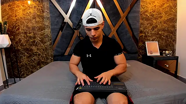 Flynn Riider online show from 01.22.25