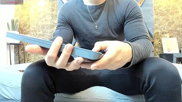 Flynn Riider online show from 02.15.25