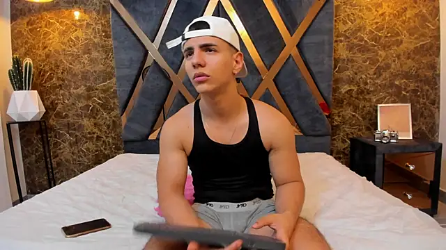 Flynn Riider online show from 02.27.25