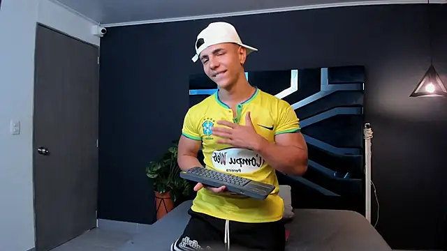 Flynn Riider online show from 03.11.25