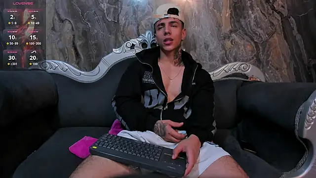 Flynn Riider online show from 09.18.25