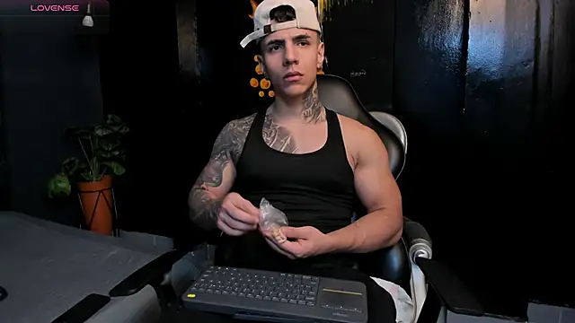 Flynn Riider online show from 11.25.25