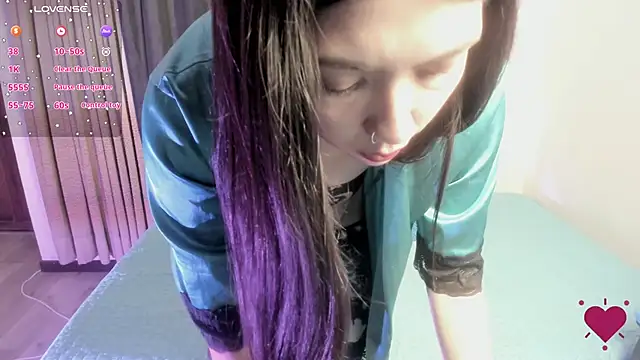 Aurora Hotson online show from 01.28.25