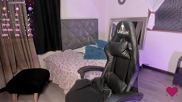 Aurora Hotson online show from 01.30.25