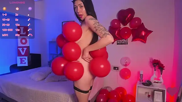 Aurora Hotson online show from 02.15.25