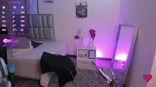 Aurora Hotson online show from 02.19.25