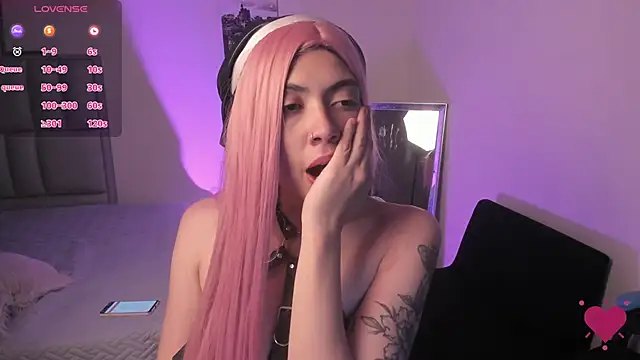 Aurora Hotson online show from 02.26.25