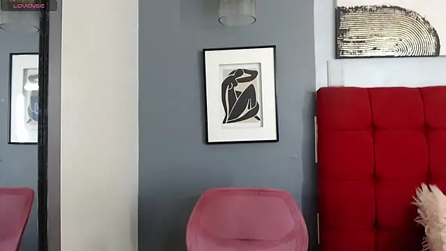 Snapshot of _Natassia_Dreams chatting on 02.09.25 Natassia Dreams online show from 02.09.25