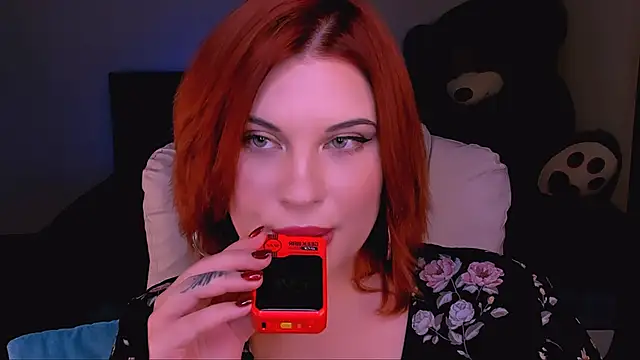 Snapshot of evaharve chatting on 11.15.25 evaharve online show from 11.15.25