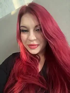 Snapshot of evaharve chatting on 12.02.25 evaharve online show from 12.02.25