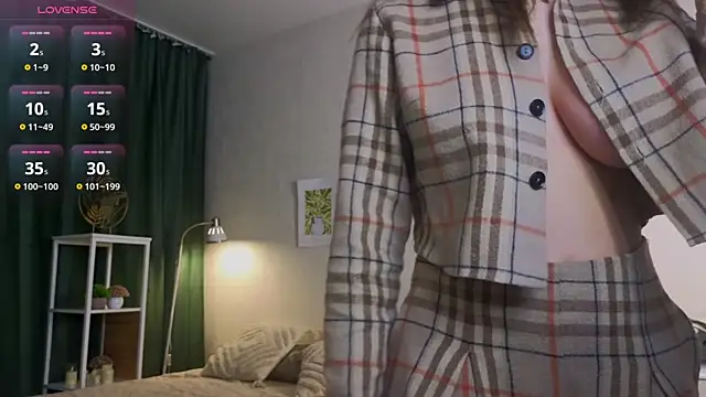 ElvaHilby online show from 02.16.25