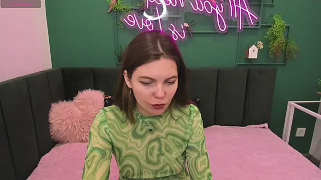 marie reyes  online show from 12.21.25