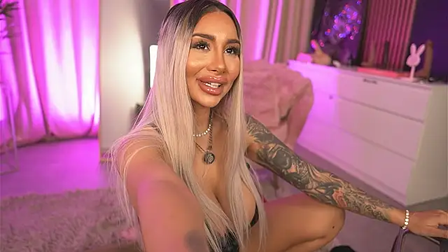 Snapshot of GoldenAmber chatting on 03.02.26 GoldenAmber online show from 03.02.26