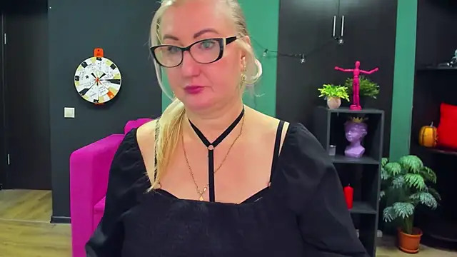 ChristyBrooks online show from 02.28.25