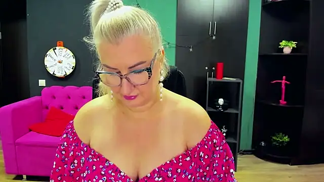 ChristyBrooks online show from 10.17.25