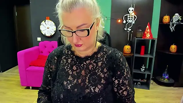 ChristyBrooks online show from 10.25.25