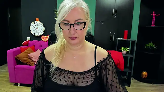 ChristyBrooks online show from 11.15.25