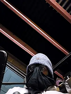 Snapshot of ur_fav_akh chatting on 11.10.25 ur fav akh online show from 11.10.25