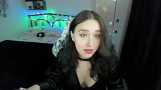 LinaTruly online show from 11.07.25