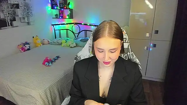 Snapshot of LinaTruly chatting on 05.25.26 LinaTruly online show from 05.25.26