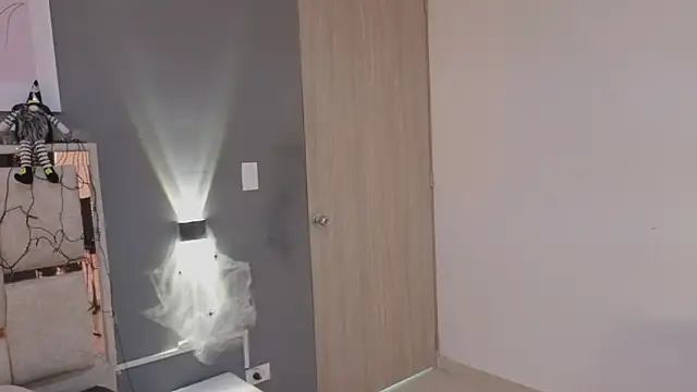 jolie lov online show from 10.20.25