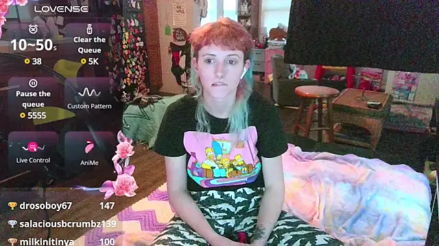 Snapshot of _hellostormy_ chatting on 02.08.25 hellostormy online show from 02.08.25