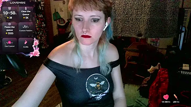 Snapshot of _hellostormy_ chatting on 02.13.25 hellostormy online show from 02.13.25