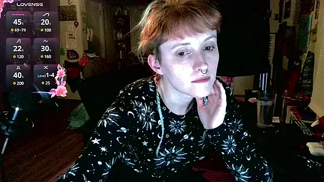 Snapshot of _hellostormy_ chatting on 02.15.25 hellostormy online show from 02.15.25