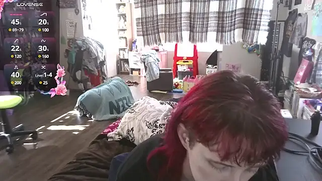 Snapshot of _hellostormy_ chatting on 02.19.25 hellostormy online show from 02.19.25
