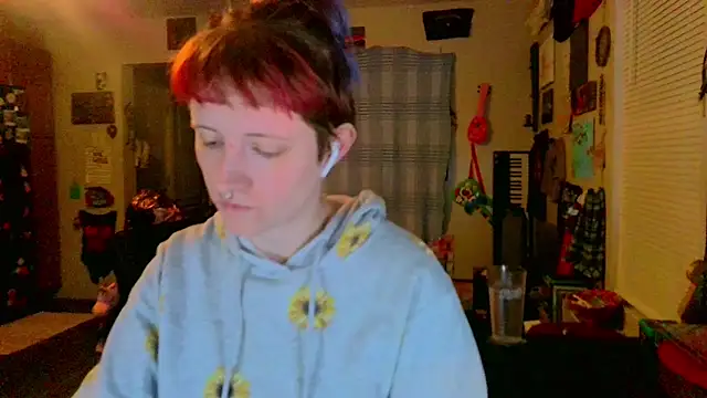 Snapshot of _hellostormy_ chatting on 03.11.25 hellostormy online show from 03.11.25