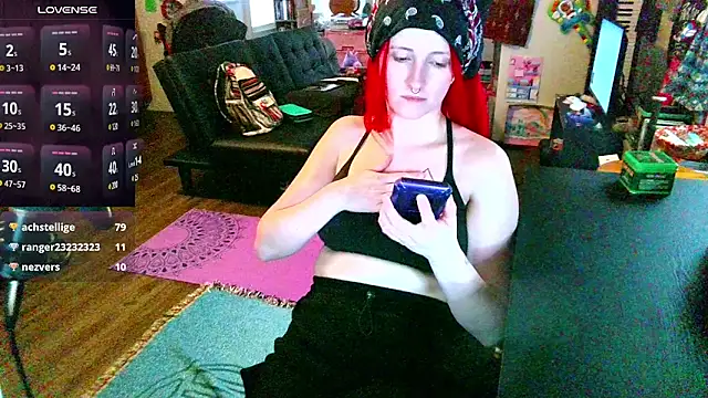 Snapshot of _hellostormy_ chatting on 03.15.25 hellostormy online show from 03.15.25
