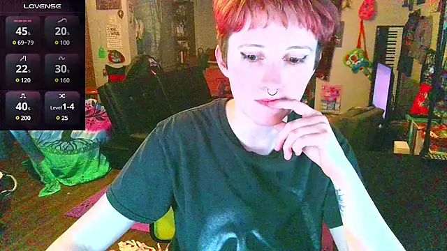 Snapshot of _hellostormy_ chatting on 03.19.25 hellostormy online show from 03.19.25
