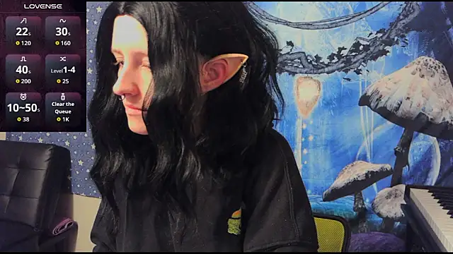 Snapshot of _hellostormy_ chatting on 09.17.25 hellostormy online show from 09.17.25