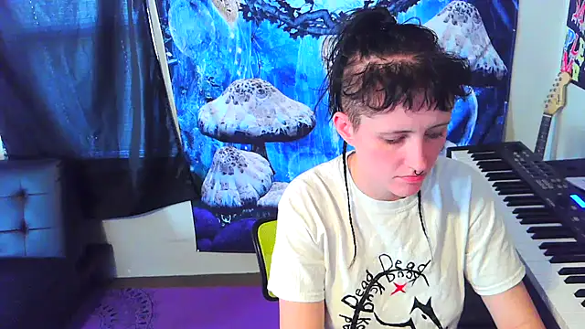 Snapshot of _hellostormy_ chatting on 11.03.25 hellostormy online show from 11.03.25