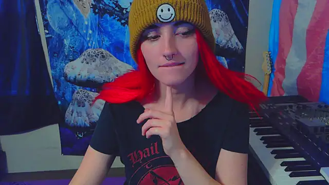 Snapshot of _hellostormy_ chatting on 11.15.25 hellostormy online show from 11.15.25