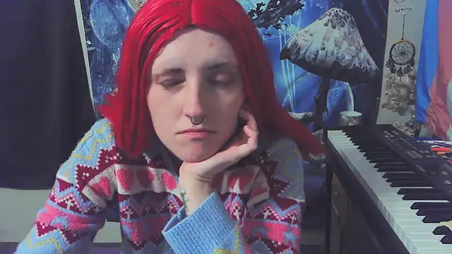 Snapshot of _hellostormy_ chatting on 12.16.25 hellostormy online show from 12.16.25